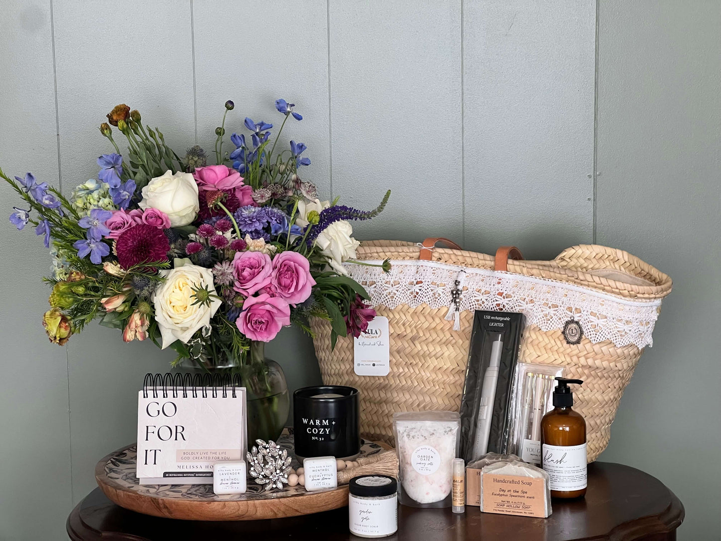 The Signature Luxe Basket – Lavender & Lace